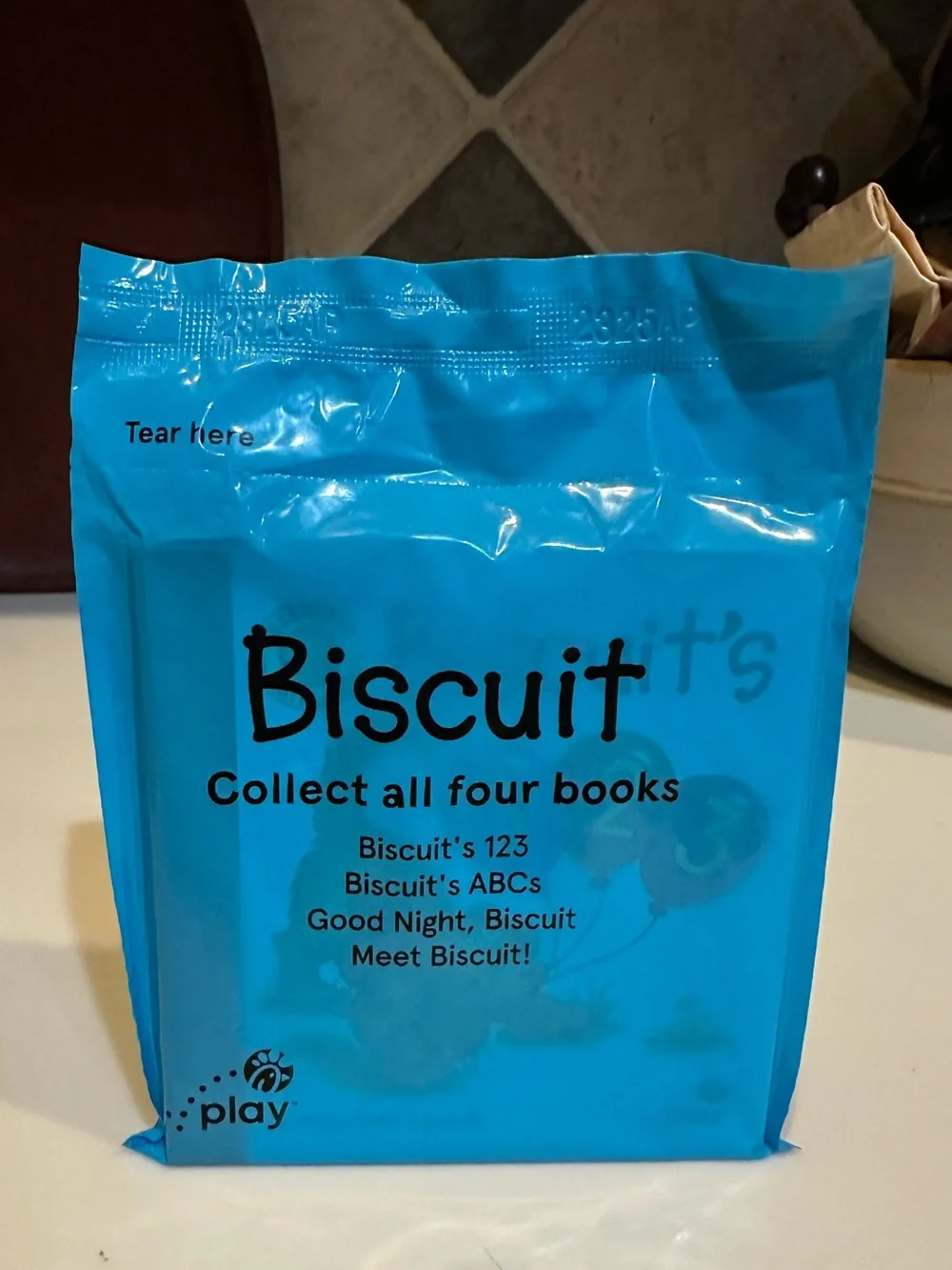2025 BISCUITS 123 BOARD BOOK BISCUIT DOG PUPPY COLLECTION CHICK FIL A KID MEAL